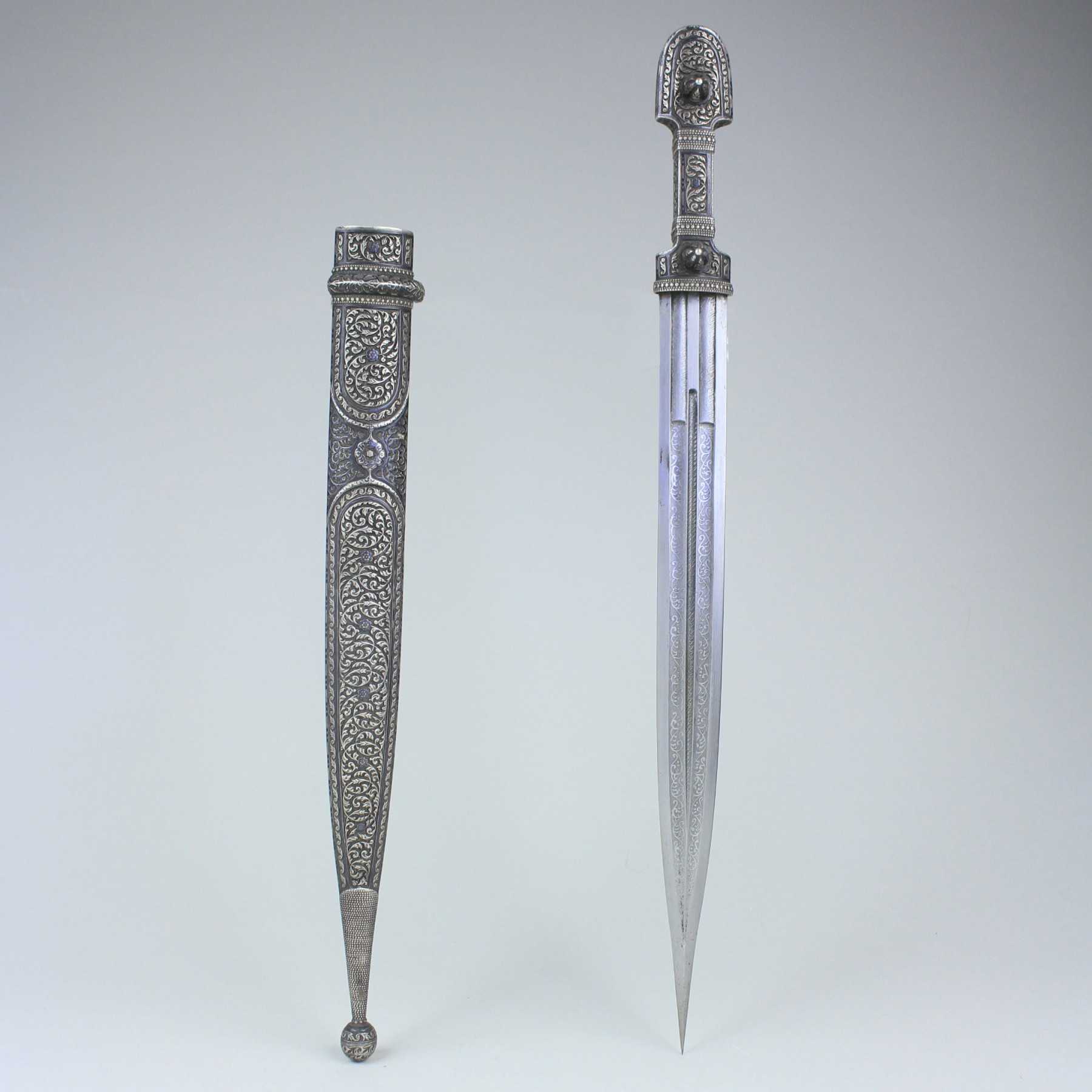Very Fine Imperial Kindjal Dagger, Dagestan