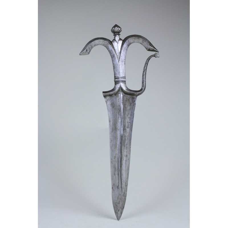 16 C Whole steel Mughal Dagger