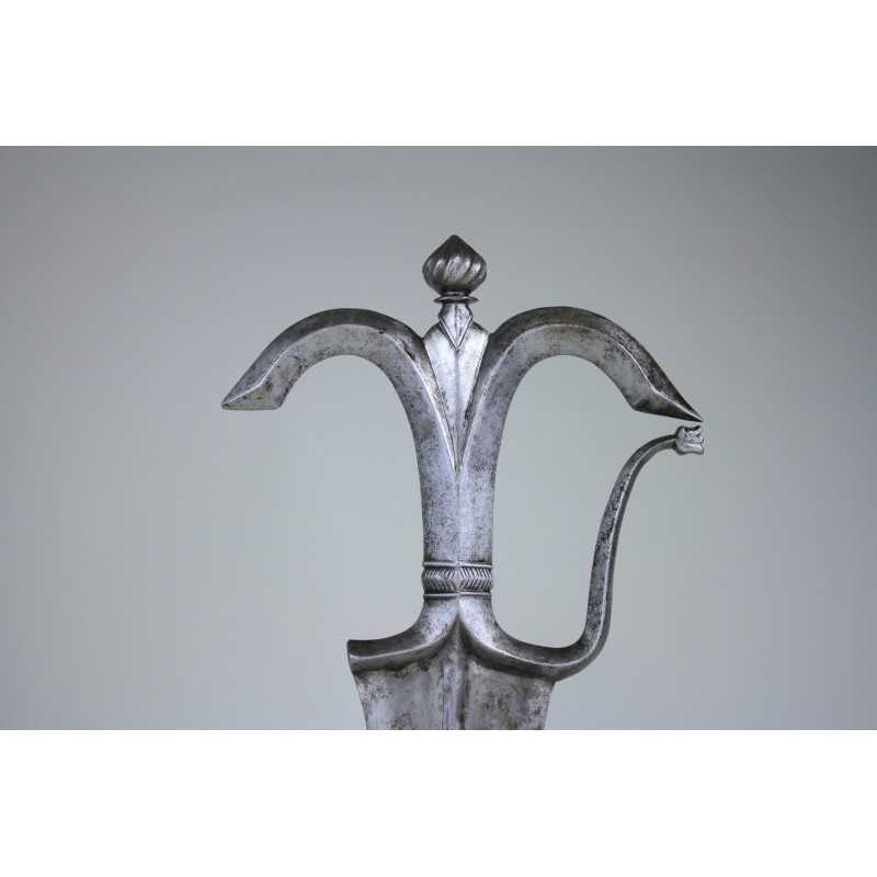 16 C Whole steel Mughal Dagger