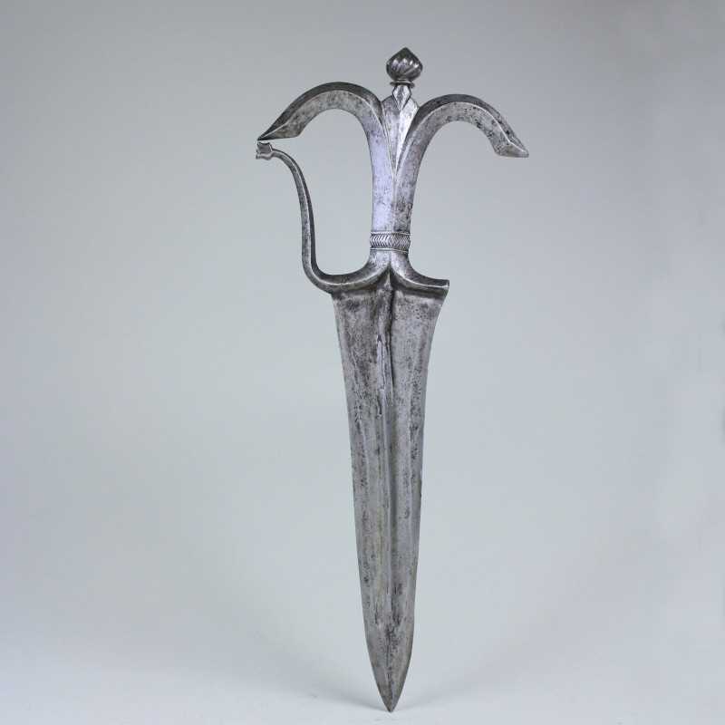 16 C Whole steel Mughal Dagger