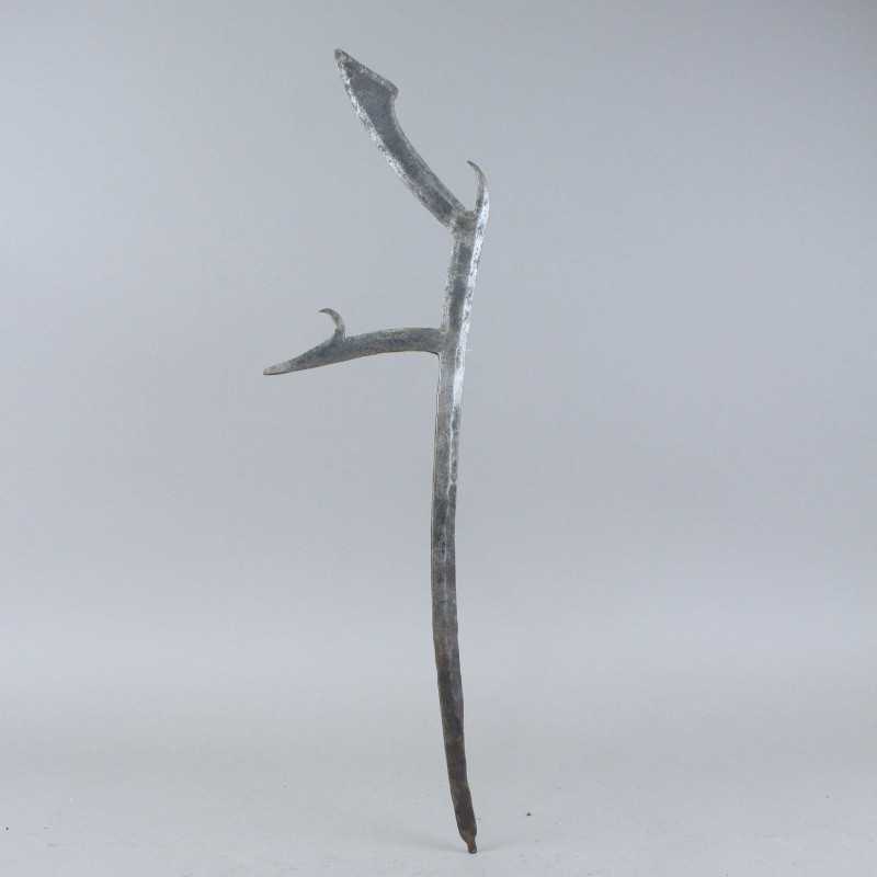 Unusual F shaped Throwing Knife, Laka and Southern Sara Groups
